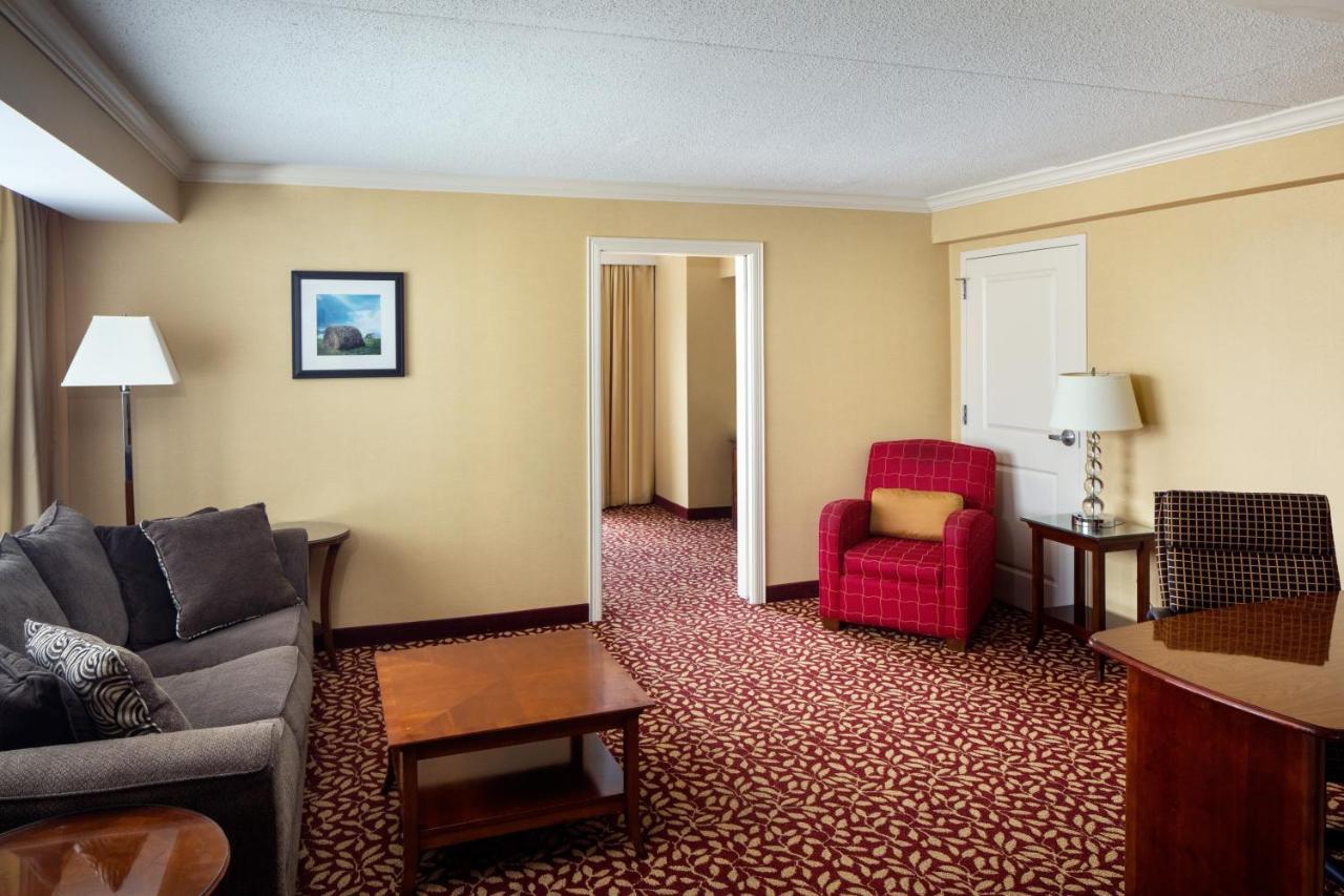Indianapolis Marriott East Hotel Exterior photo