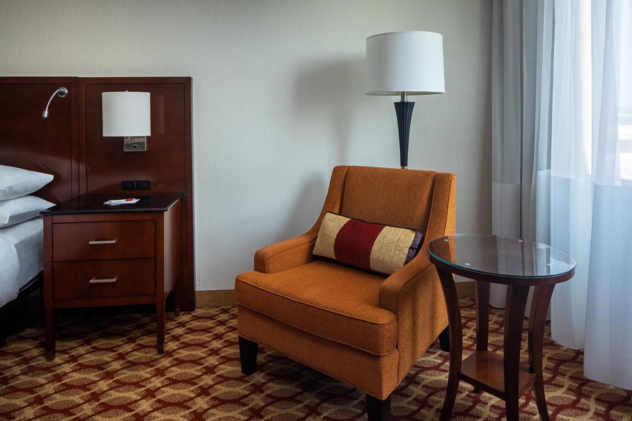 Indianapolis Marriott East Hotel Exterior photo