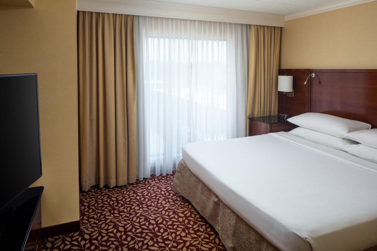 Indianapolis Marriott East Hotel Exterior photo