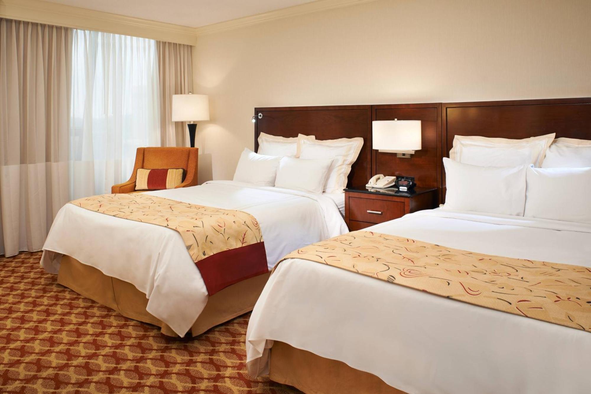 Indianapolis Marriott East Hotel Exterior photo